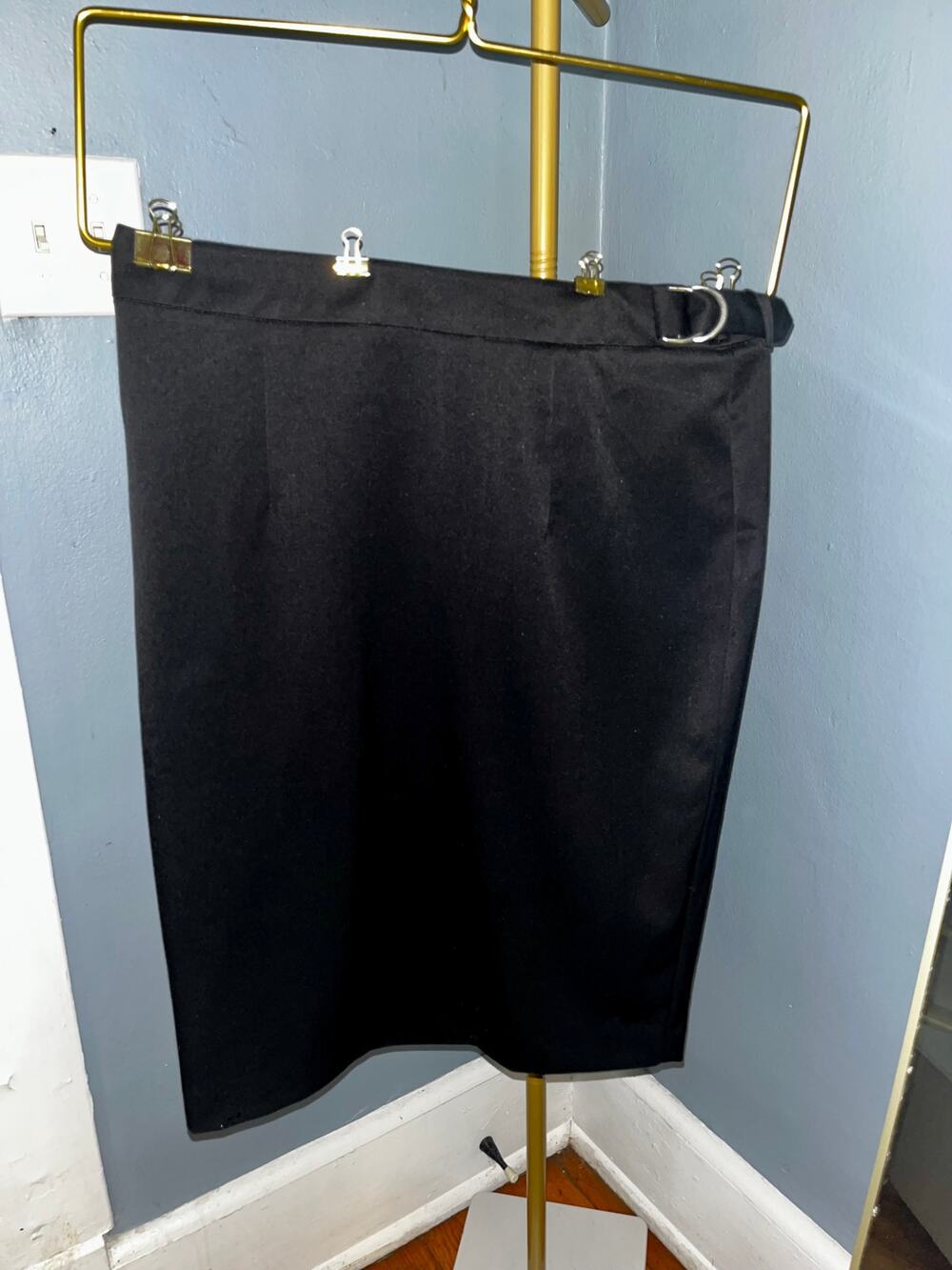 NWT Harve Bernard Size 12 Black Pencil Skirt